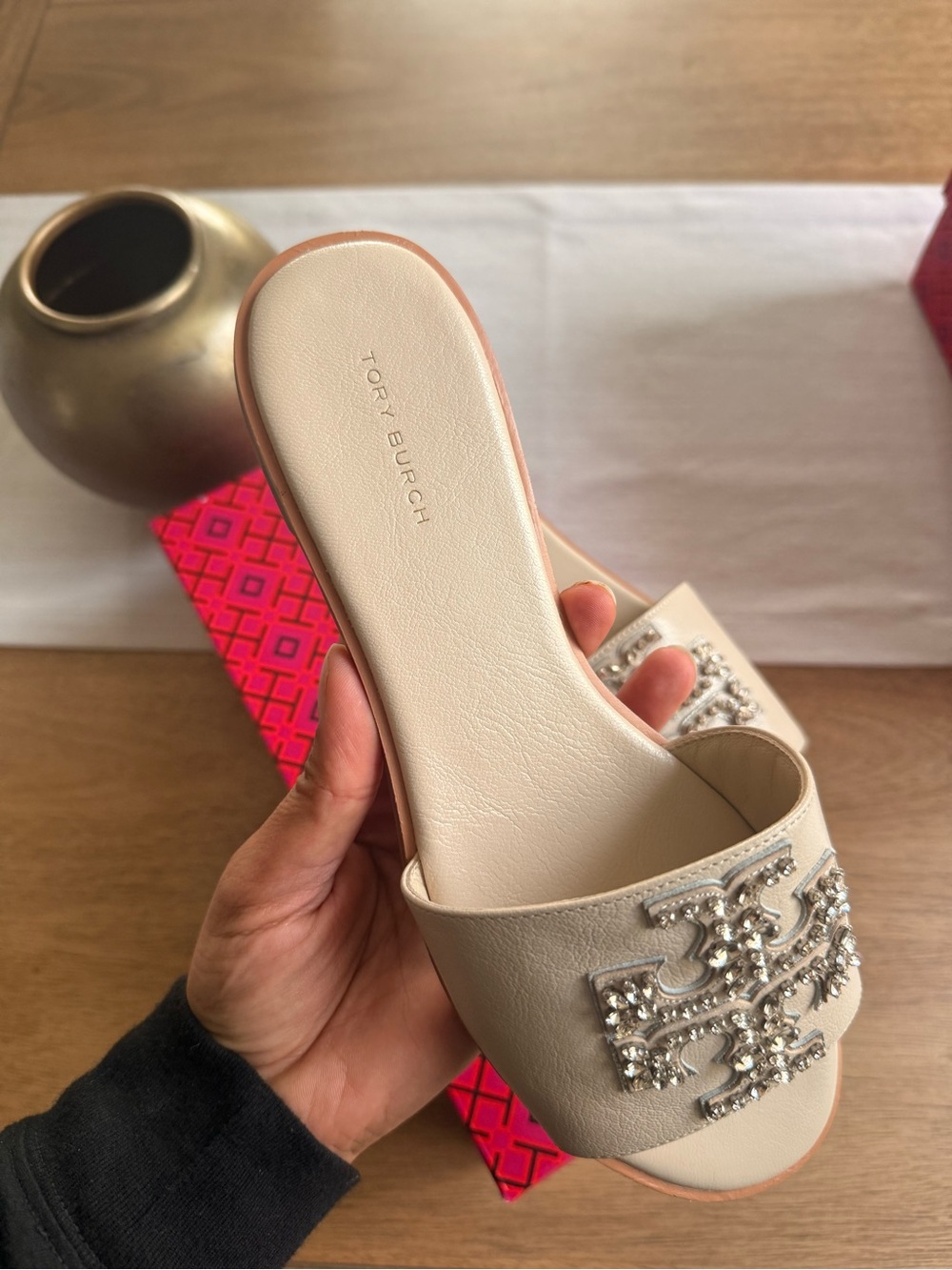 New tory burch EVERLY EMBELLISHED SLIDE
FELLINI DOMESTIC in Dulce leche - Picture 5 of 9